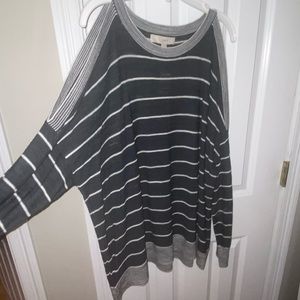 NWT geey LOFT XL women’s cold shoulder sweater